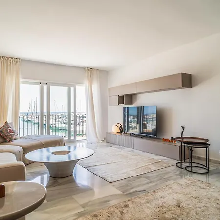 2 Bedroom Awesome In Apartment